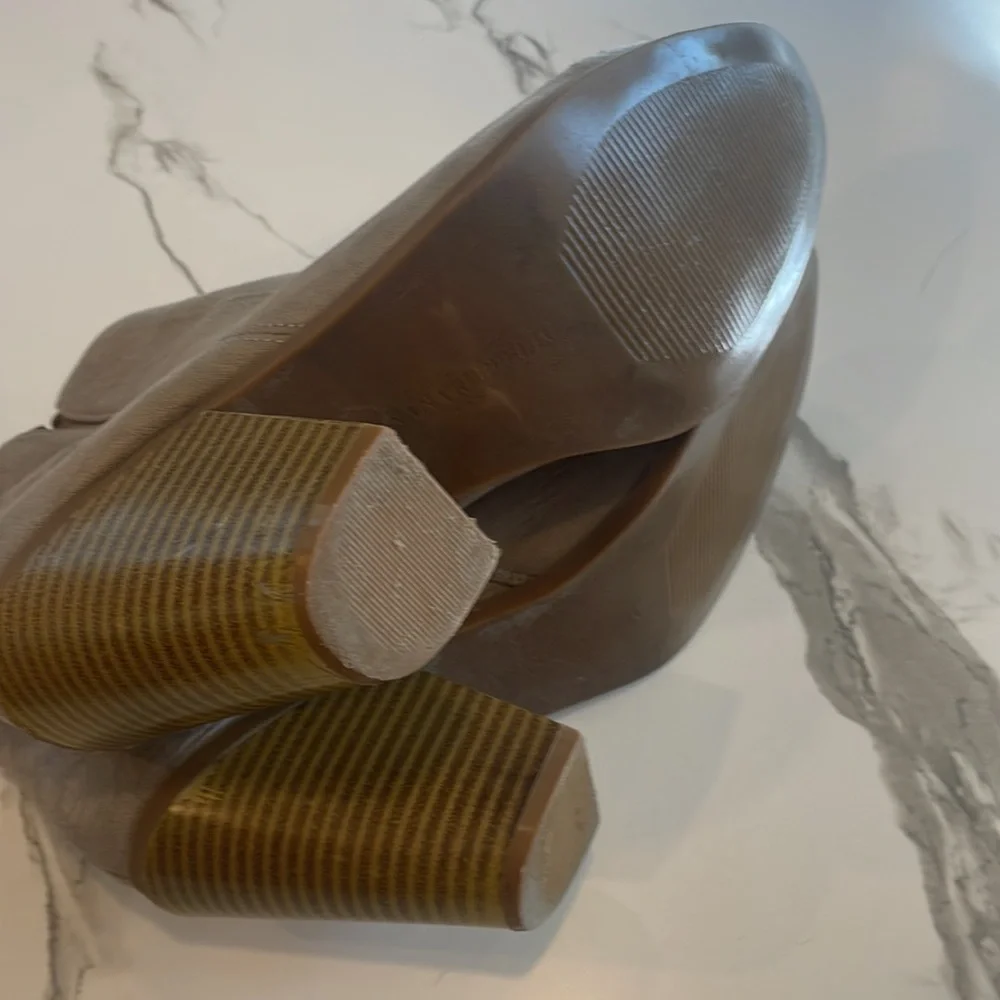 Banana Republic Ankle booties, size 7, Taupe, Tan, Chunky 4 inch heel - Picture 11 of 15